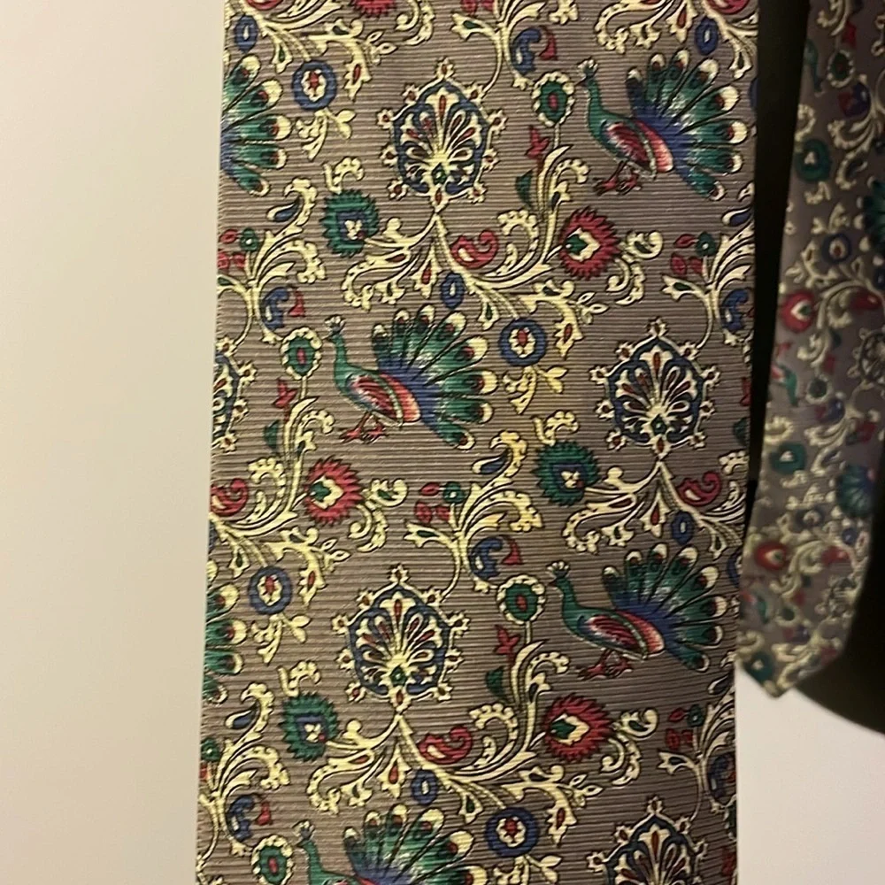 Christian Dior Monsieur Gray Peacock Floral Design Silk Made in Italy Necktie